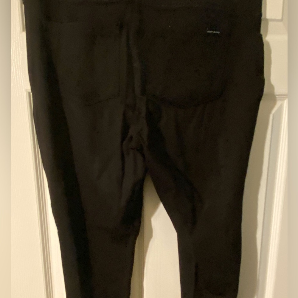 DKNY skinny leg, black pull on pants.